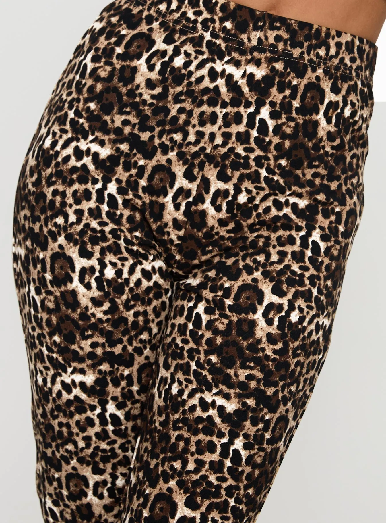 Firecracker Capri Pants Leopard