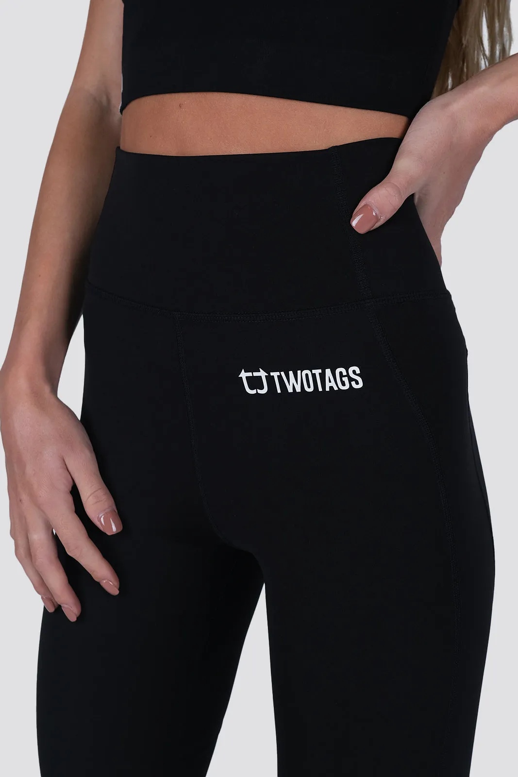 Impel Capri Highwaisted Leggings - Black