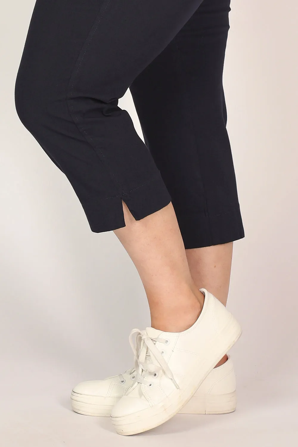 Petite Length Cropped Stretch Capri Pant in Navy