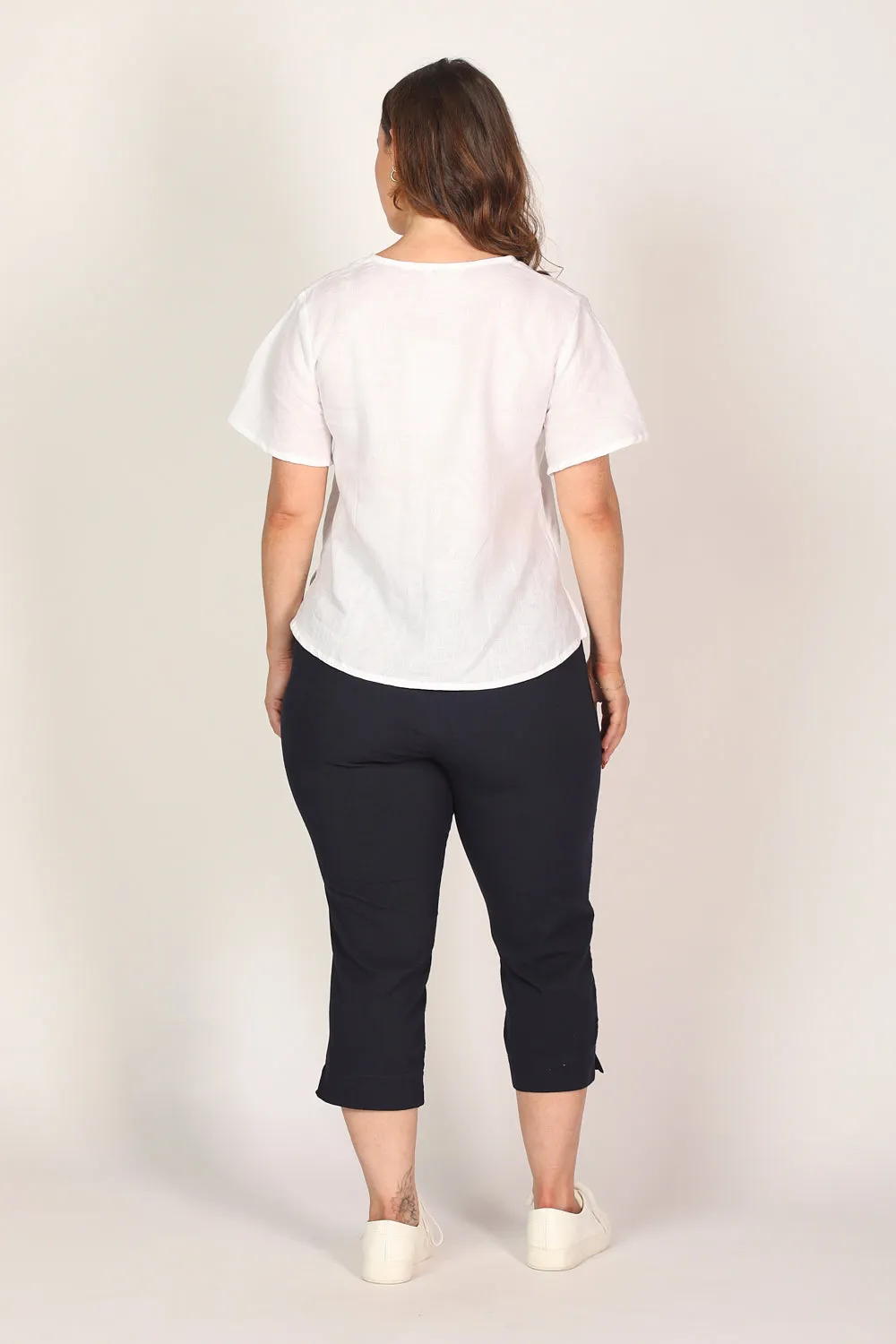 Petite Length Cropped Stretch Capri Pant in Navy