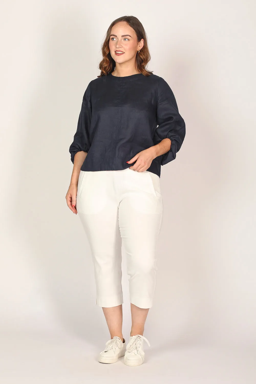 Petite Length Cropped Stretch Capri Pant in White