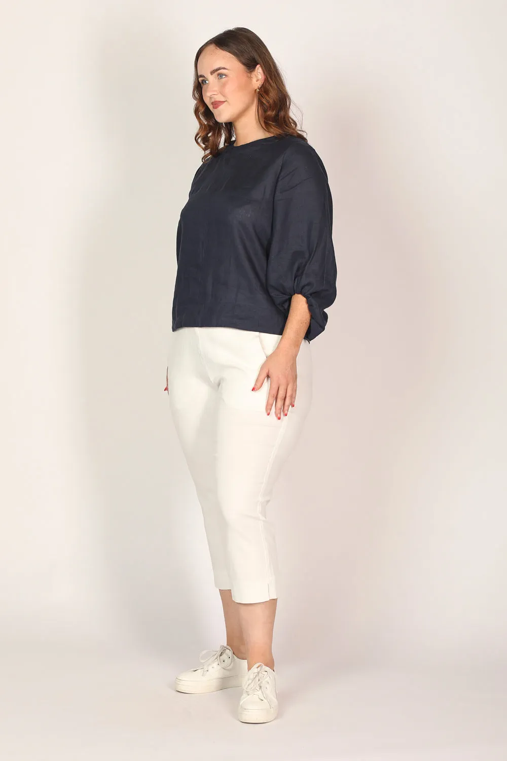 Petite Length Cropped Stretch Capri Pant in White